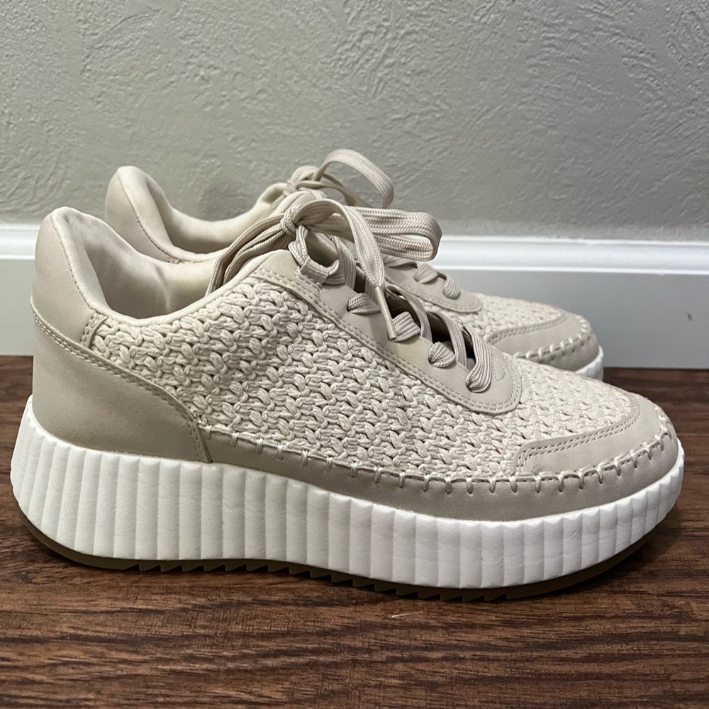Dolce Vita Sneakers